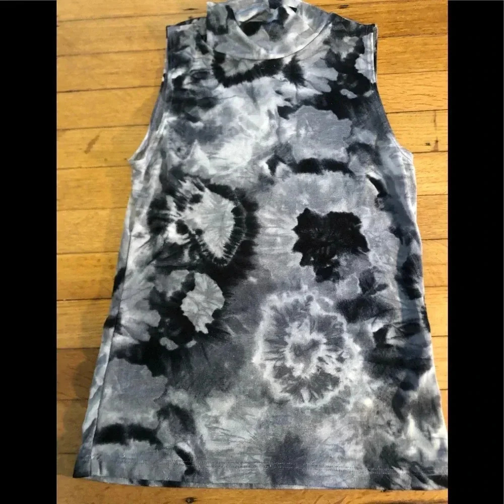 Tie die mock turtleneck